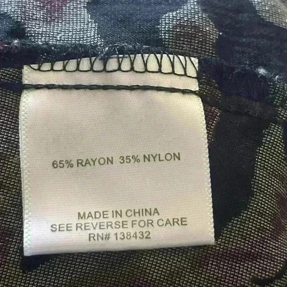 Modcloth Anthropologie Sleeveless Velvet Rose Pattern Top Size XS - Picture 6 of 11